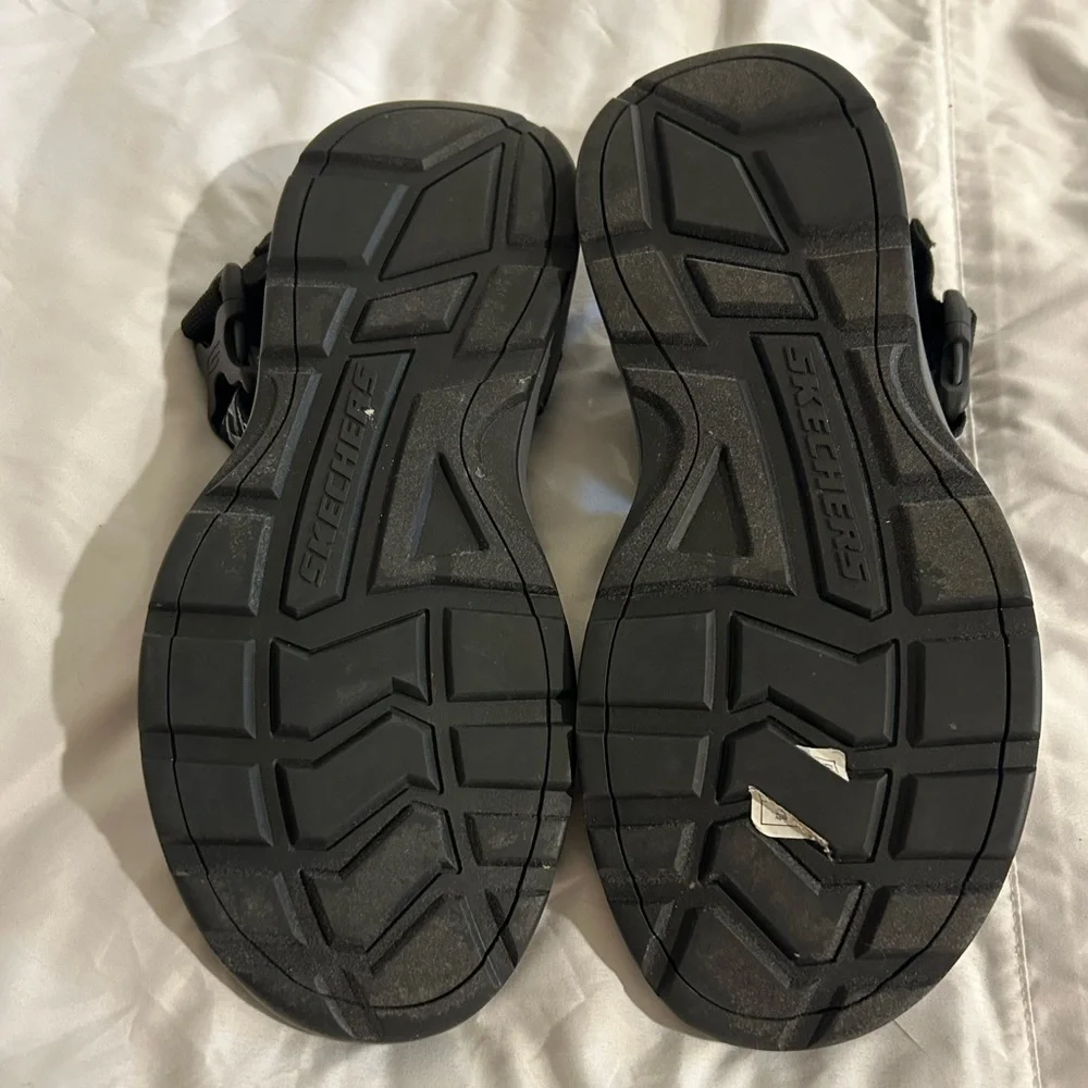 Skechers mens size 11 black sandals. - Picture 6 of 7